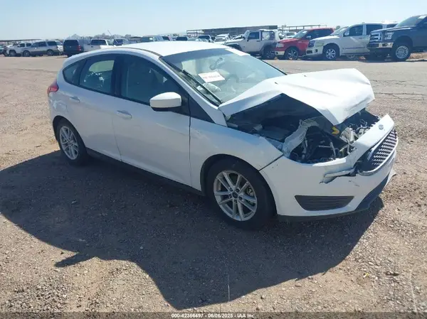 1FADP3K26JL288819 2018 FORD FOCUS - Image 1