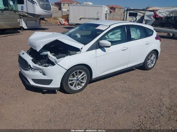 1FADP3K26JL288819 2018 FORD FOCUS - Image 2