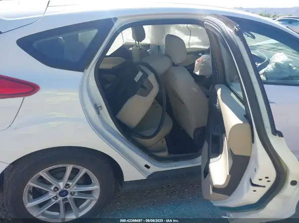 1FADP3K26JL288819 2018 FORD FOCUS - Image 8