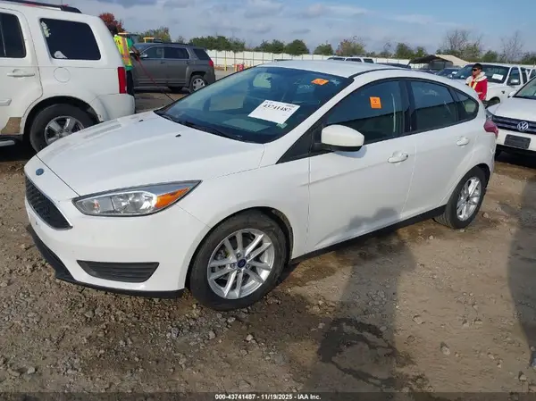 1FADP3K26JL290781 2018 FORD FOCUS - Image 2