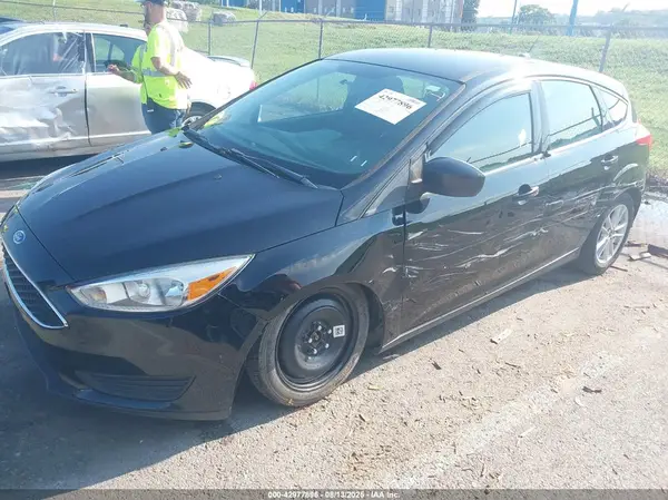 1FADP3K26JL295284 2018 FORD FOCUS - Image 2