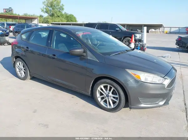 1FADP3K26JL326369 2018 FORD FOCUS - Image 1
