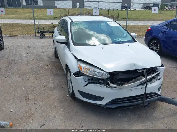 1FADP3K26JL326954 2018 FORD FOCUS - Image 1