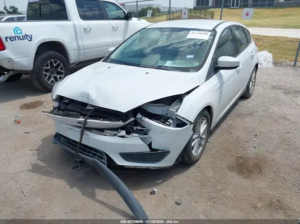 1FADP3K26JL326954 2018 FORD FOCUS - Image 2
