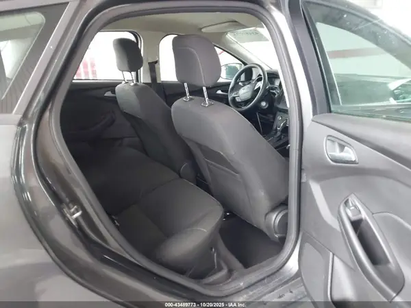 1FADP3K26JL329675 2018 FORD FOCUS - Image 8