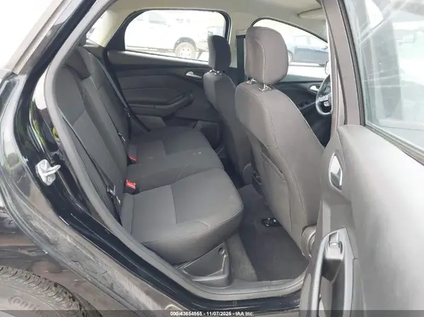 1FADP3K26JL329773 2018 FORD FOCUS - Image 8