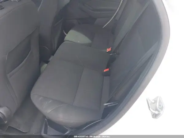 1FADP3K27GL217671 2016 FORD FOCUS - Image 8