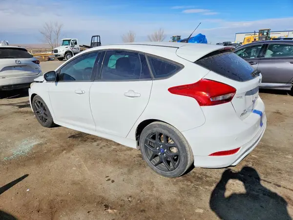 1FADP3K27GL268068 2016 FORD FOCUS - Image 2