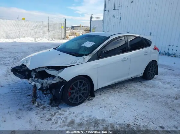 1FADP3K27GL270810 2016 FORD FOCUS - Image 2