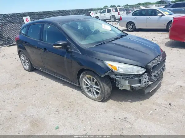 1FADP3K27GL271083 2016 FORD FOCUS - Image 1