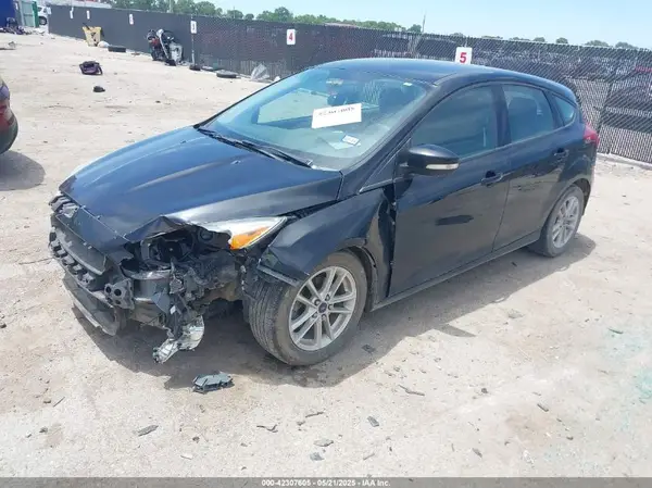 1FADP3K27GL271083 2016 FORD FOCUS - Image 2