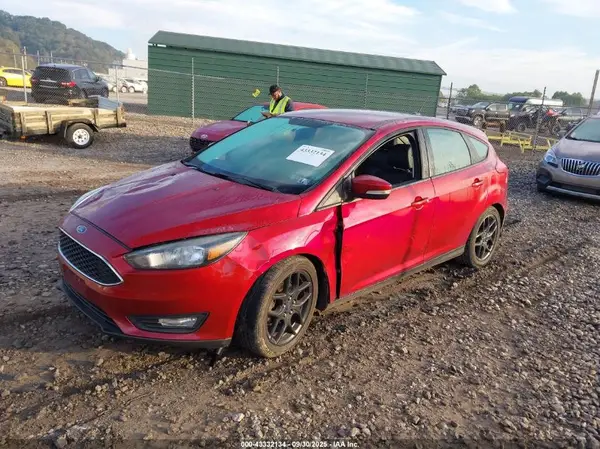 1FADP3K27GL302784 2016 FORD FOCUS - Image 2