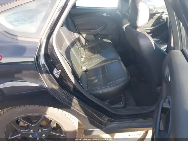 1FADP3K27GL308665 2016 FORD FOCUS - Image 8