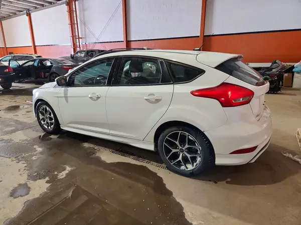 1FADP3K27GL317298 2016 FORD FOCUS - Image 2