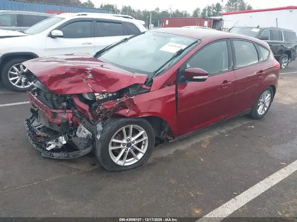 1FADP3K27GL318080 2016 FORD FOCUS - Image 2