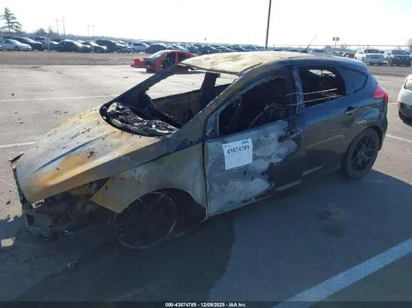 1FADP3K27GL328026 2016 FORD FOCUS - Image 2