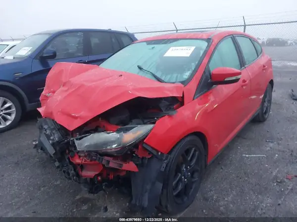 1FADP3K27GL329824 2016 FORD FOCUS - Image 2
