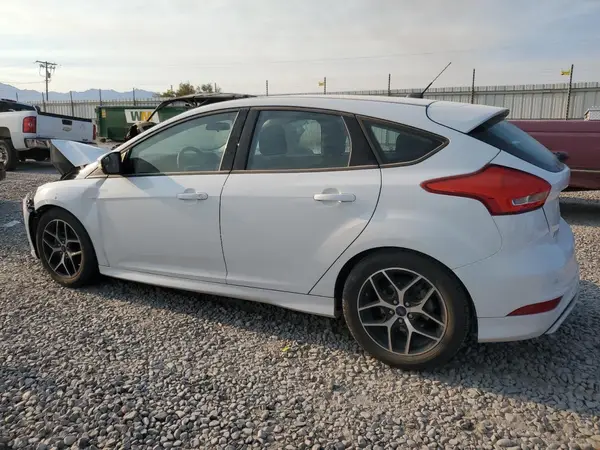 1FADP3K27GL351385 2016 FORD FOCUS - Image 2