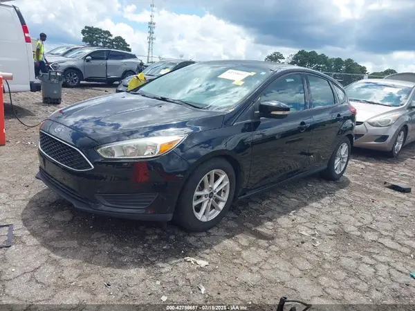 1FADP3K27GL370843 2016 FORD FOCUS - Image 2