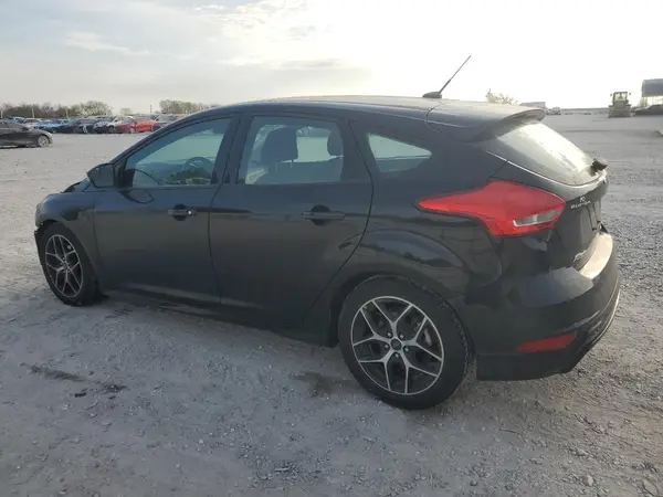 1FADP3K27GL372060 2016 FORD FOCUS - Image 2