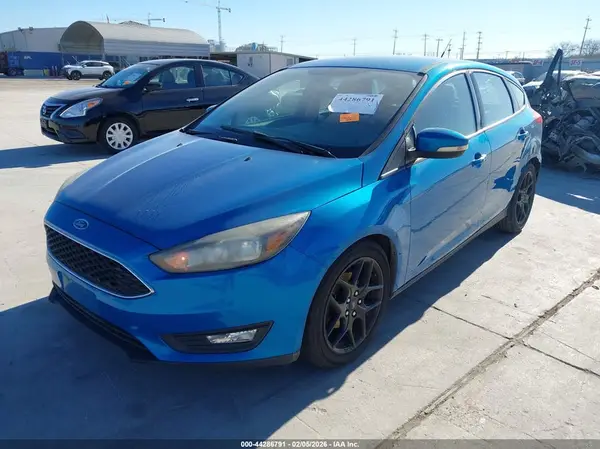 1FADP3K27GL372592 2016 FORD FOCUS - Image 2