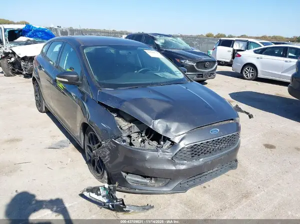 1FADP3K27GL379249 2016 FORD FOCUS - Image 1