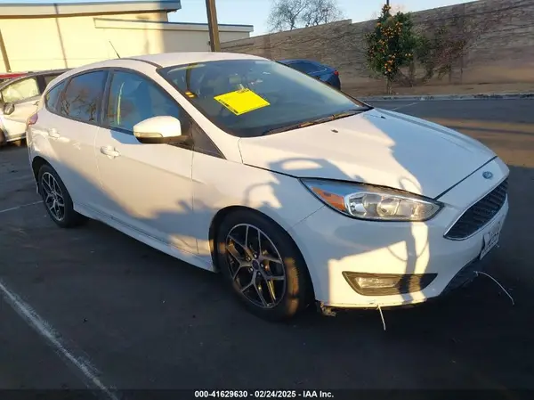 1FADP3K27GL379994 2016 FORD FOCUS - Image 1