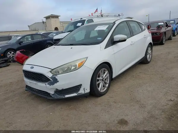 1FADP3K27GL399677 2016 FORD FOCUS - Image 2
