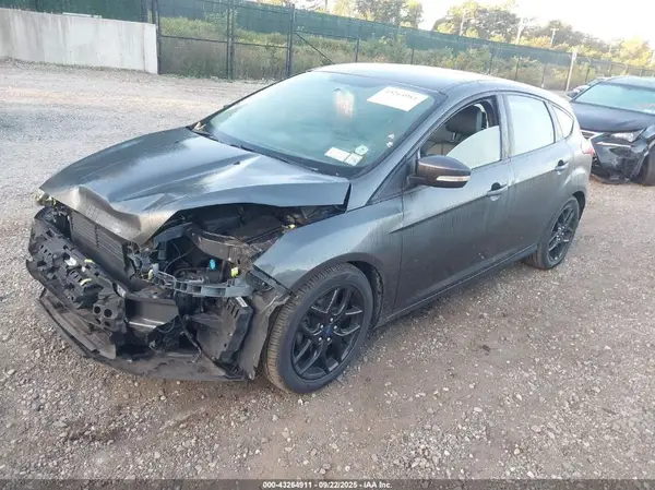 1FADP3K27GL401010 2016 FORD FOCUS - Image 2
