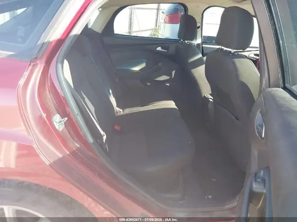 1FADP3K27HL205392 2017 FORD FOCUS - Image 8