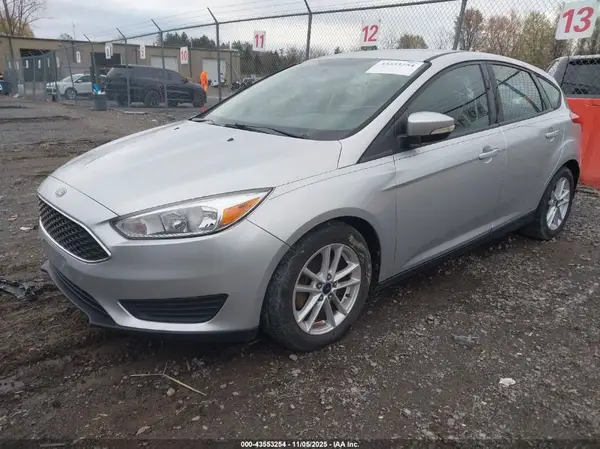 1FADP3K27HL229174 2017 FORD FOCUS - Image 2