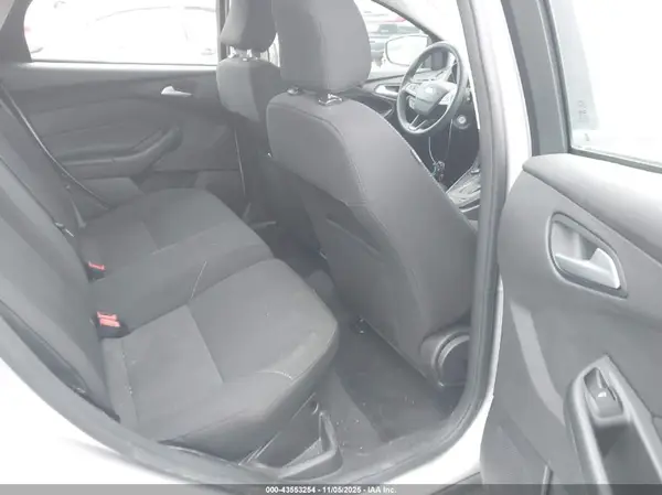 1FADP3K27HL229174 2017 FORD FOCUS - Image 8