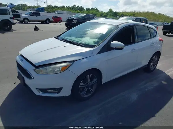 1FADP3K27HL231801 2017 FORD FOCUS - Image 2