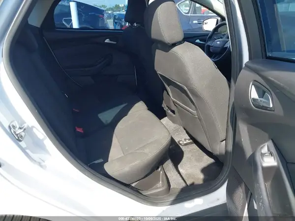 1FADP3K27HL231801 2017 FORD FOCUS - Image 8