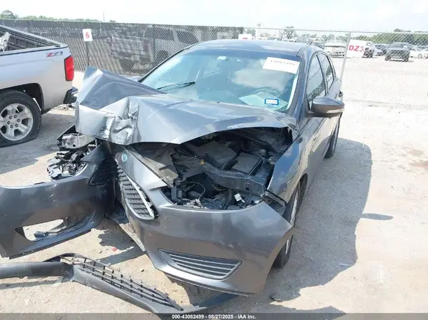 1FADP3K27HL231815 2017 FORD FOCUS - Image 2