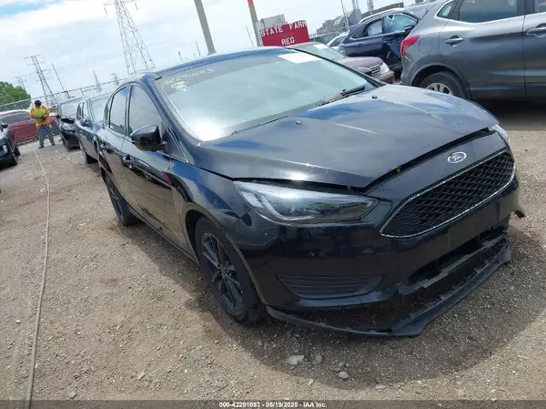 1FADP3K27HL235251 2017 FORD FOCUS - Image 1