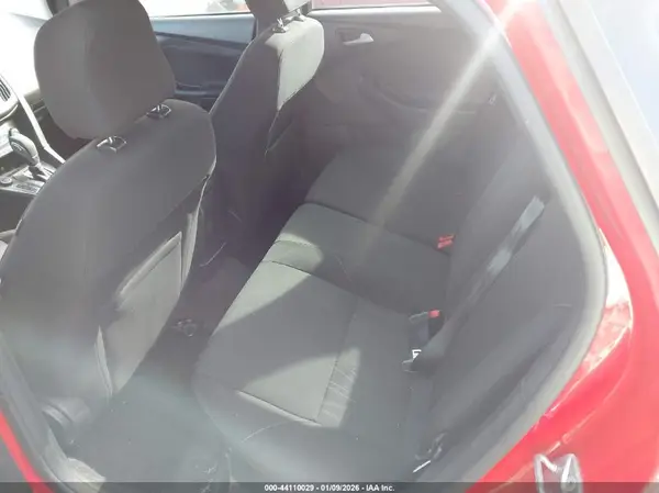 1FADP3K27HL235556 2017 FORD FOCUS - Image 8
