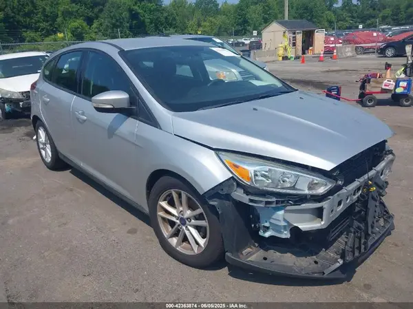 1FADP3K27HL258979 2017 FORD FOCUS - Image 1