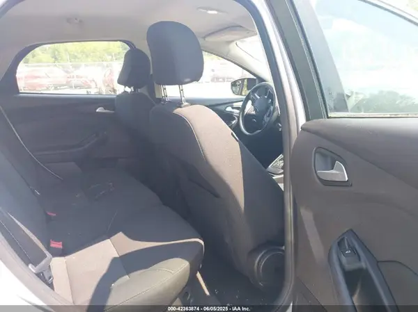 1FADP3K27HL258979 2017 FORD FOCUS - Image 8