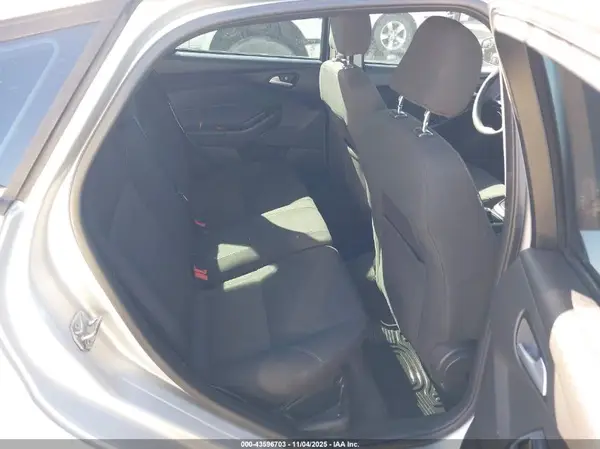 1FADP3K27HL283722 2017 FORD FOCUS - Image 8