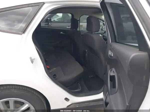 1FADP3K27HL296535 2017 FORD FOCUS - Image 8