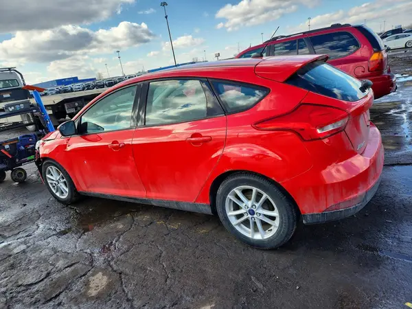 1FADP3K27HL318405 2017 FORD FOCUS - Image 2