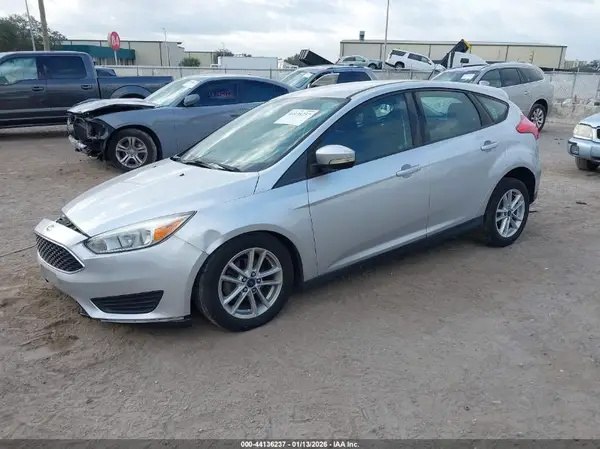 1FADP3K27HL330425 2017 FORD FOCUS - Image 2