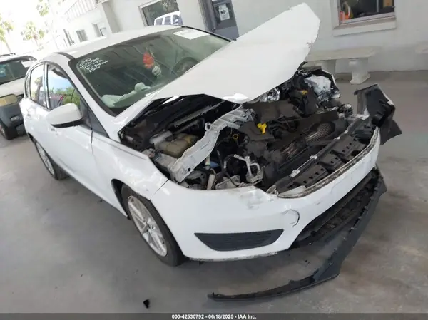 1FADP3K27JL206726 2018 FORD FOCUS - Image 1