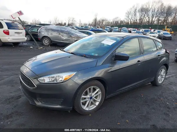 1FADP3K27JL219623 2018 FORD FOCUS - Image 2