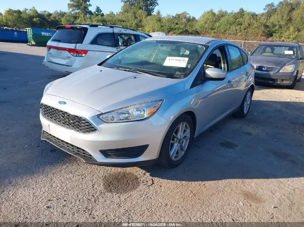 1FADP3K27JL225258 2018 FORD FOCUS - Image 2