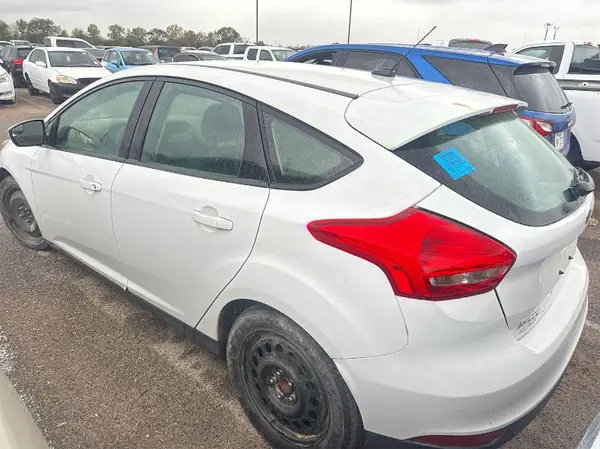 1FADP3K27JL235904 2018 FORD FOCUS - Image 2