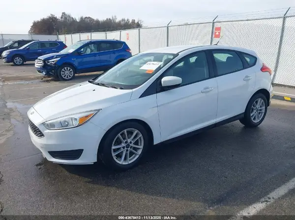1FADP3K27JL237359 2018 FORD FOCUS - Image 2