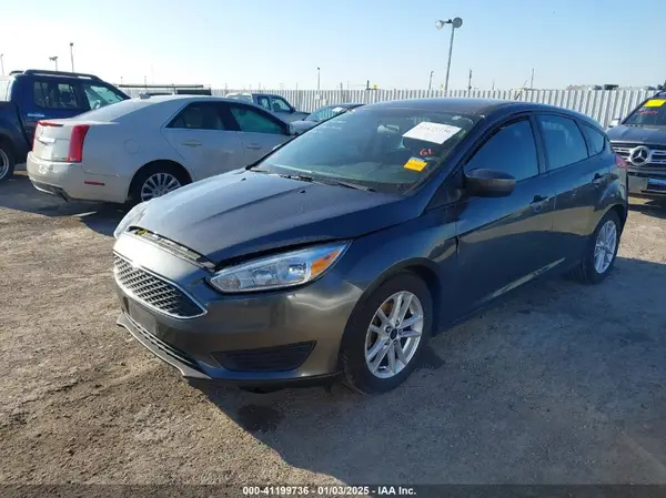 1FADP3K27JL248717 2018 FORD FOCUS - Image 2