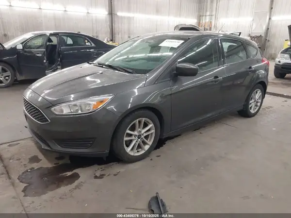 1FADP3K27JL259636 2018 FORD FOCUS - Image 2